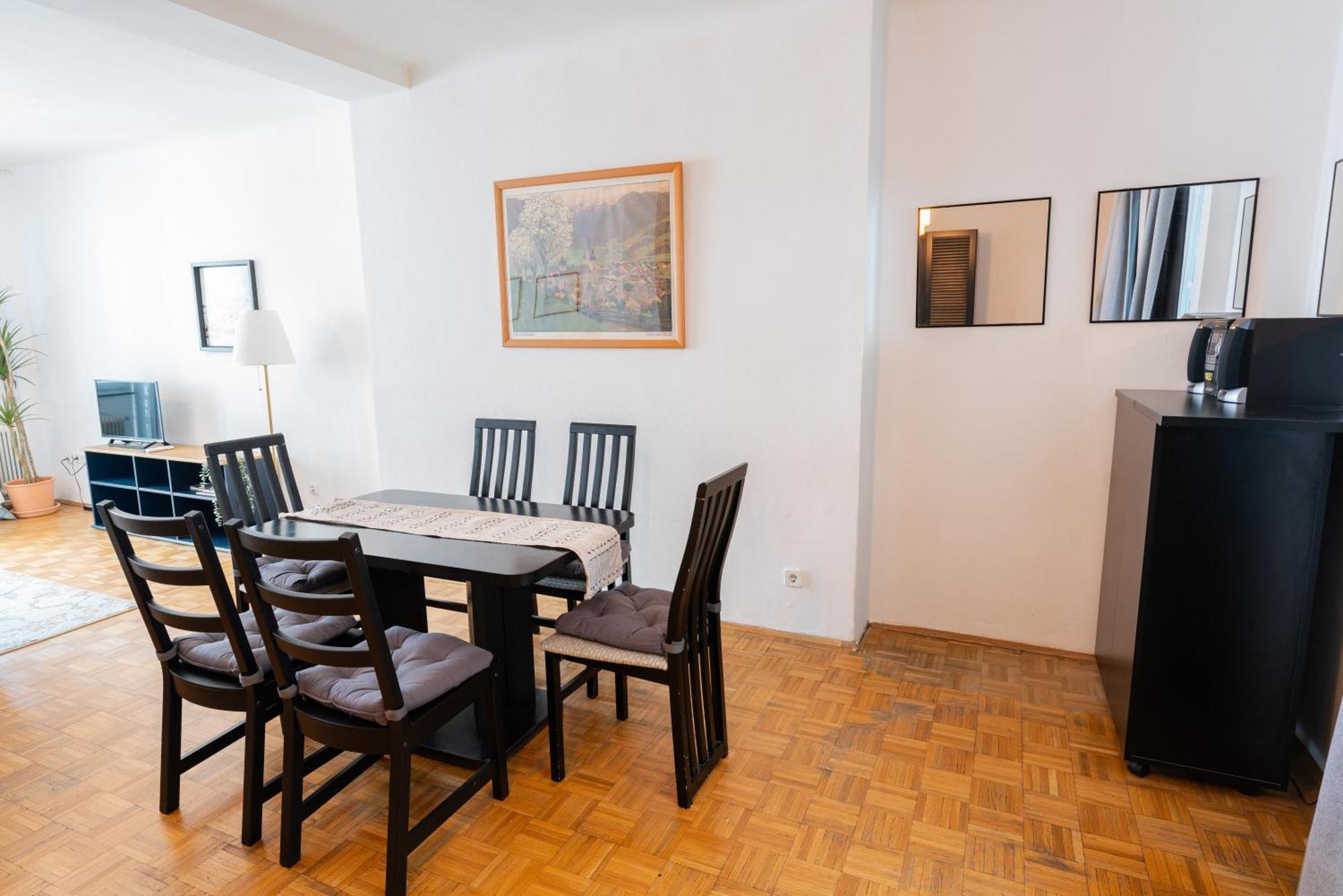 Central Living Apartment Opera เวียนนา ภายนอก รูปภาพ